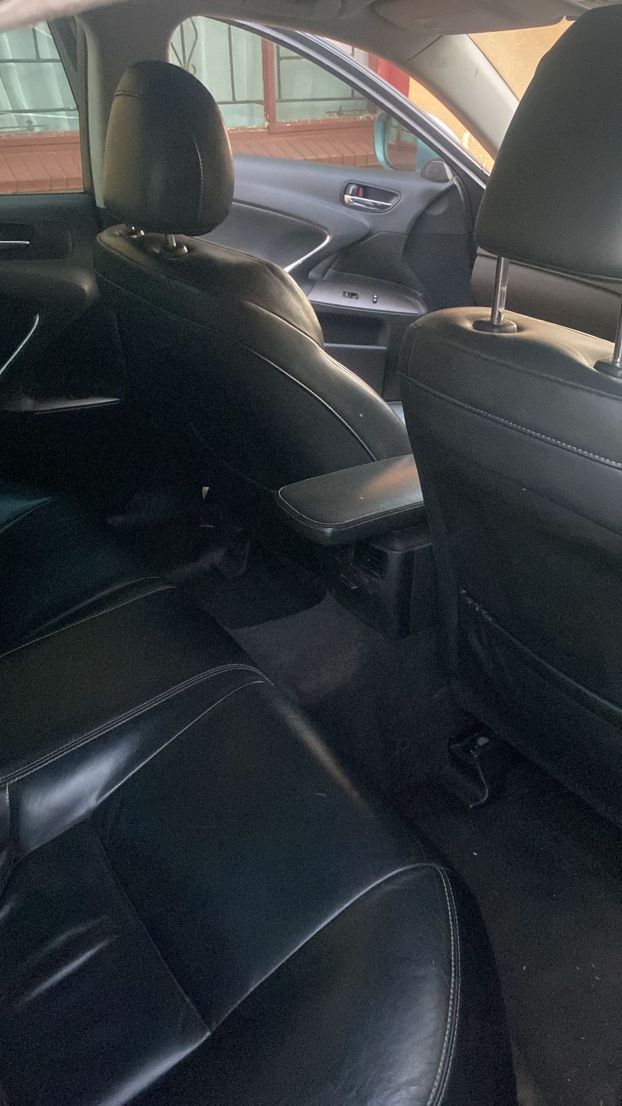 2010 Lexus IS Auto 250, photo 2